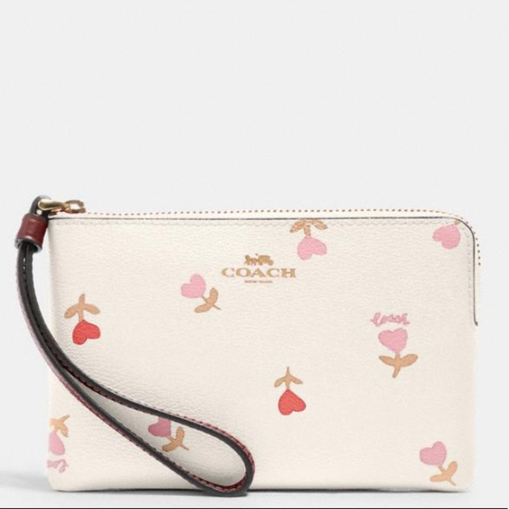 Corner Zip Wristlet With Heart Floral Print NWT